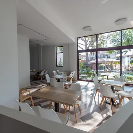Avra Nafpliou Hotel 3*