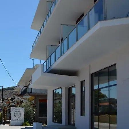 Avra Nafpliou Ξενοδοχείο 3*