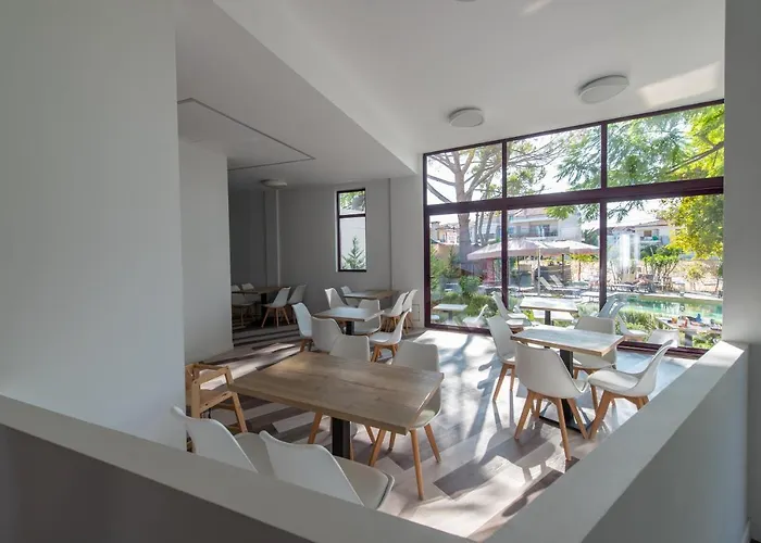 Avra Nafpliou Hotel 3*