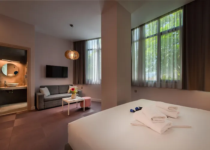 Avra Nafpliou Hotel 3*